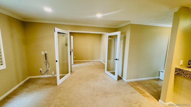 Building Photo - 7425 Charmant Dr