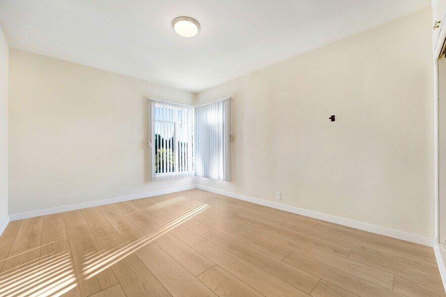 Building Photo - 500 California Ave