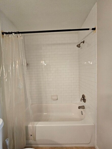 Building Photo - 540 Golden Raintree Pl