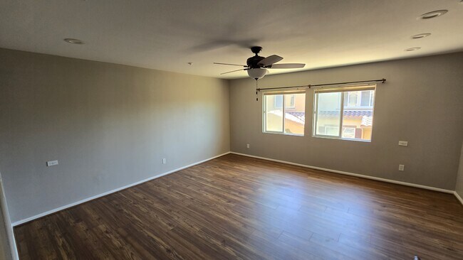 Building Photo - 4300 Newton Ave