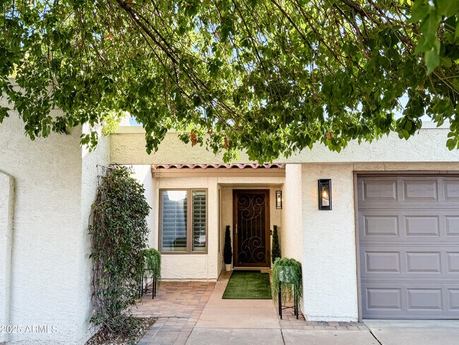 Primary Photo - 8165 E Del Caverna Dr