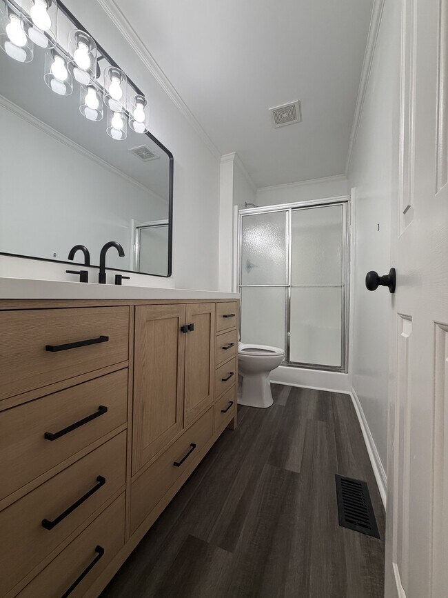 Building Photo - 6504 Zack Rd