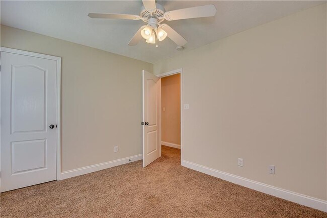 Building Photo - 1089 Grove Landing Ln