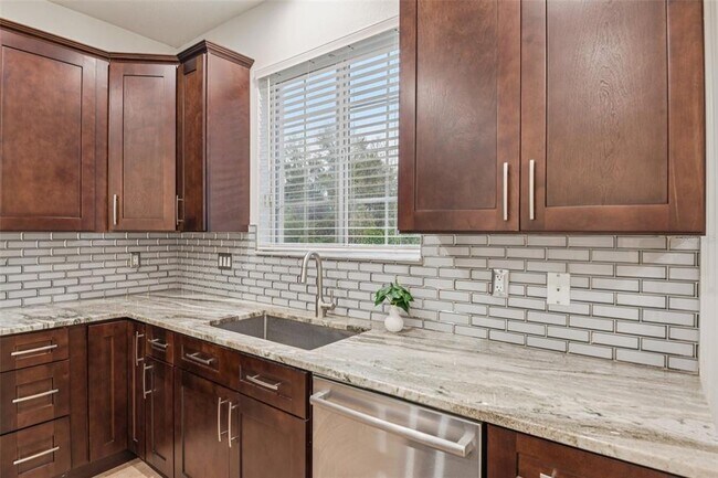 Building Photo - 11006 Running Pine Dr