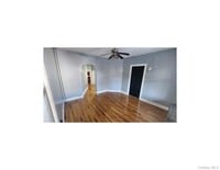 Building Photo - 538 S 6th Ave