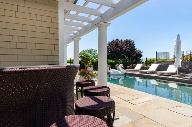 Building Photo - 3 Barclay Sq