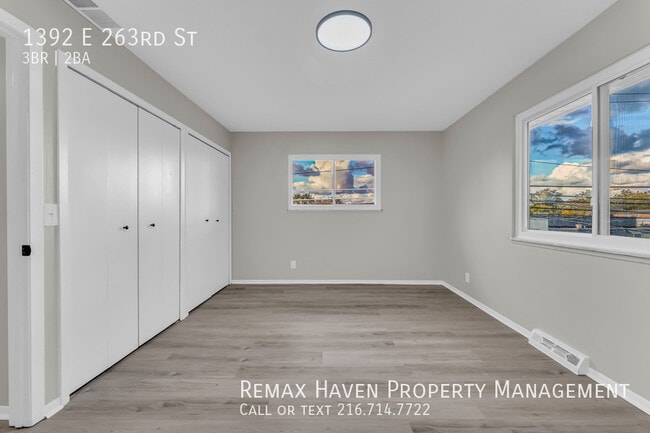 Building Photo - 1392 E 263rd St