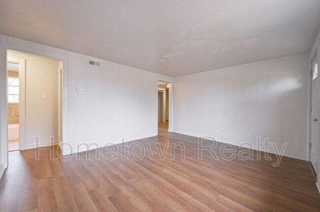 Building Photo - 3932 SE 22nd St