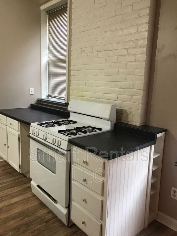 Building Photo - 2239 Keokuk St