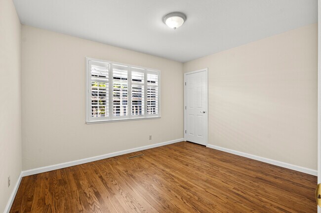Building Photo - 5525 Amby Dr