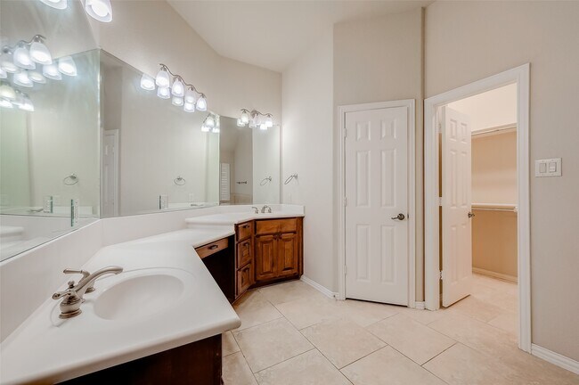 Building Photo - 7206 Spring Meadow Ln