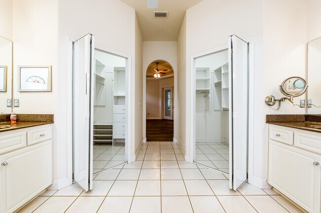 Building Photo - 4 Archangel Cir