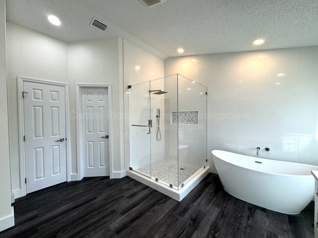 Building Photo - 9943 Bay Vista Estates Blvd