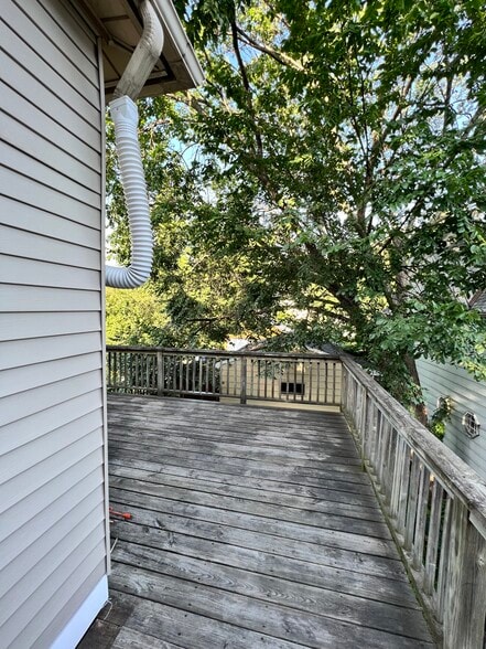 Deck - 1327 Jefferson St NE