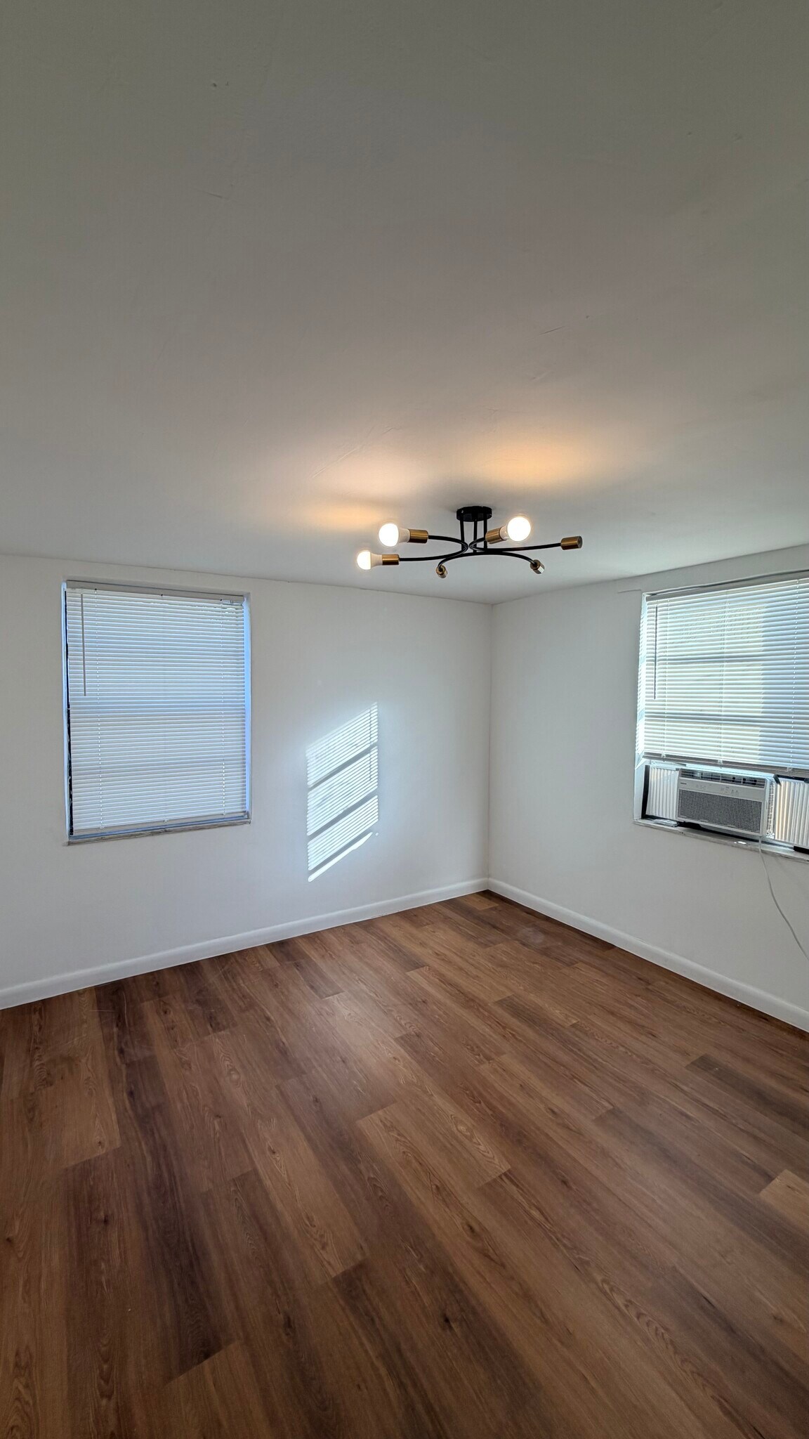 Building Photo - 414 Phippen Waiters Rd