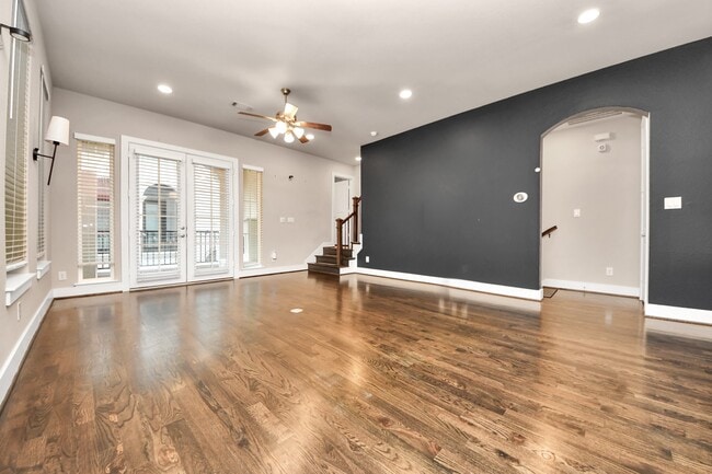 Building Photo - 2704 Freund St