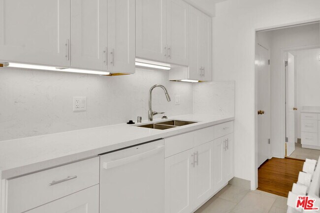 Building Photo - 950 Euclid St