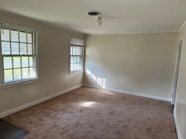 Building Photo - 202 Kenneth Blvd