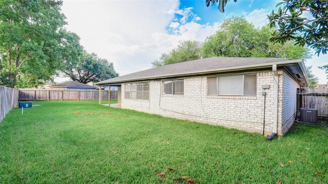 Building Photo - 9510 Huntington Way Dr