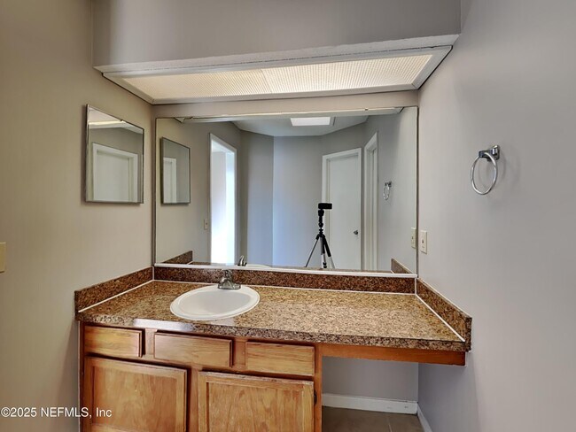 Building Photo - 7058 Star Rush Dr