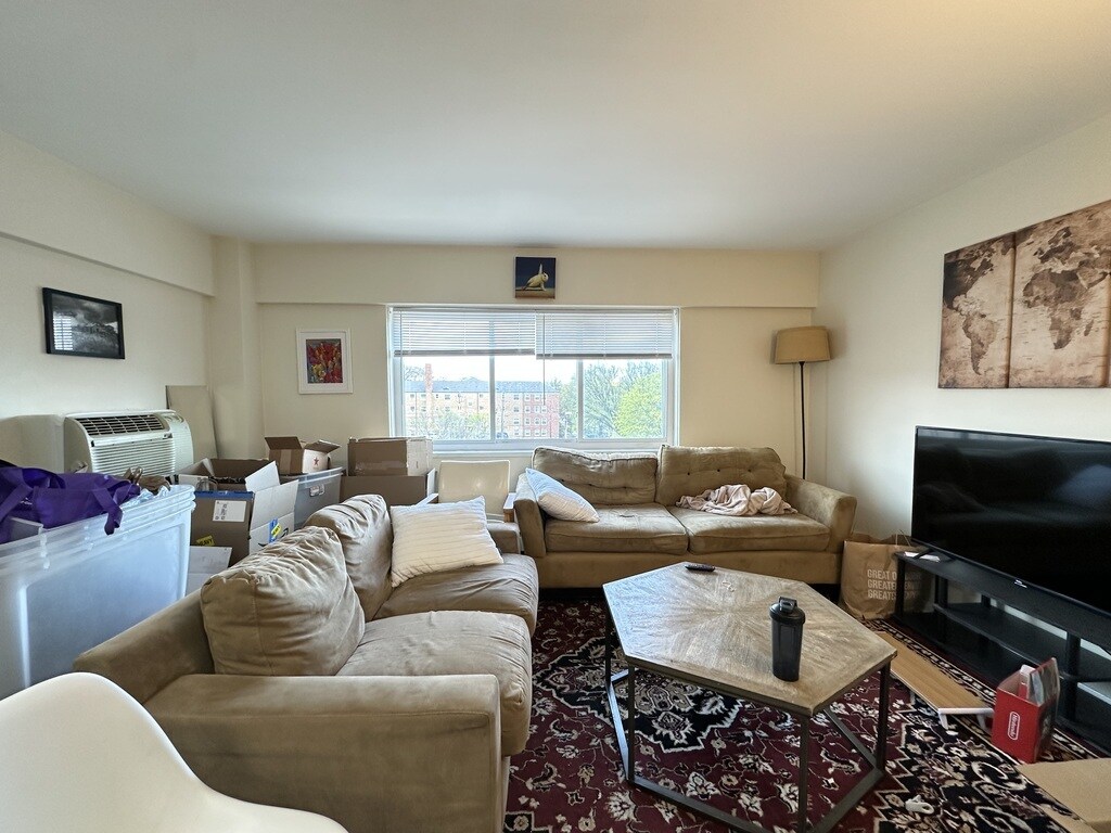 Building Photo - 1400 Chicago Ave