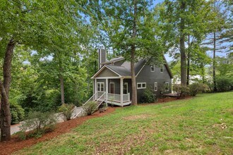 Building Photo - Beautiful Beaverdam Home