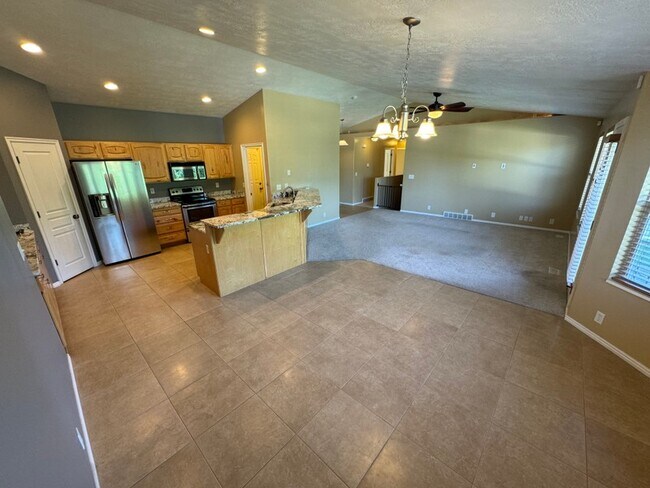 Building Photo - 8291 Water Oak Dr