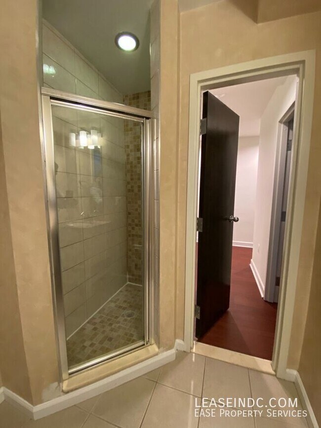 Building Photo - 1542 New Jersey Ave NW