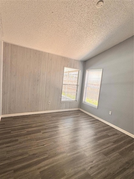 Building Photo - 2070 Sarah Louise Dr