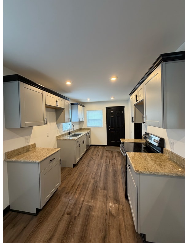 Building Photo - 2819 White Oak Dr