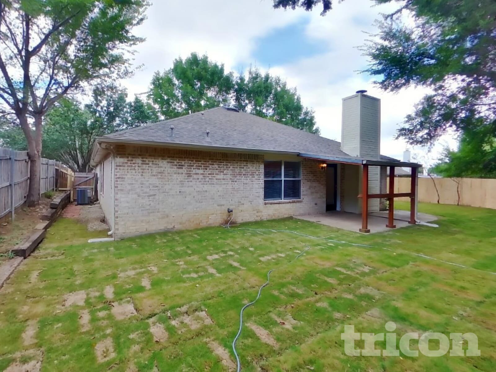 Building Photo - 1706 Fern Dr