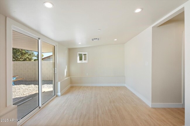 Building Photo - 7754 E Verde Ln