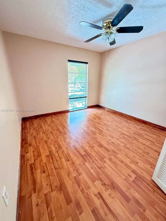 Building Photo - 2750 N 34th Ave