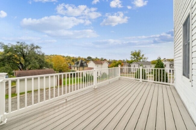 Building Photo - 3 bed/ 2 bath Single Family Home Manor, PA 15665