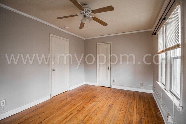 Building Photo - Unique 2Bd/1 Ba Duplex | Blackstone District
