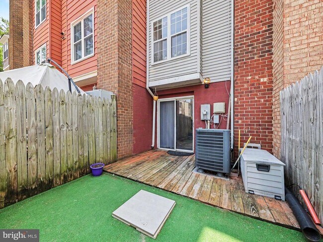 Building Photo - 13849 Constitution Ct