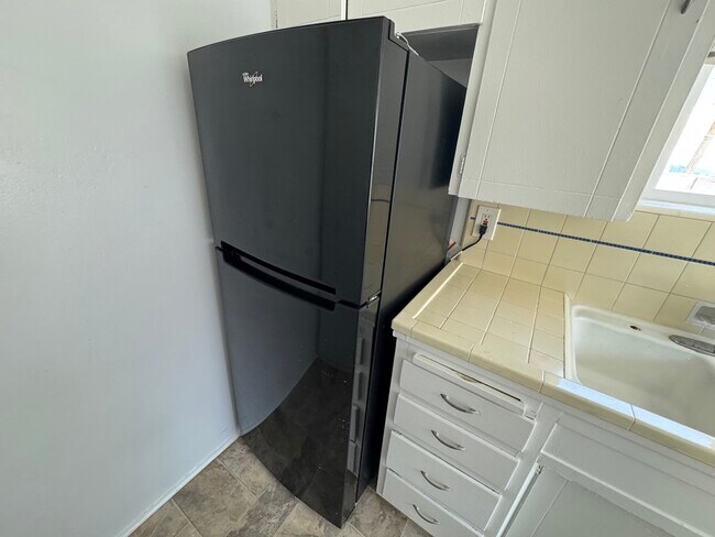 Building Photo - 9217 Alcott St