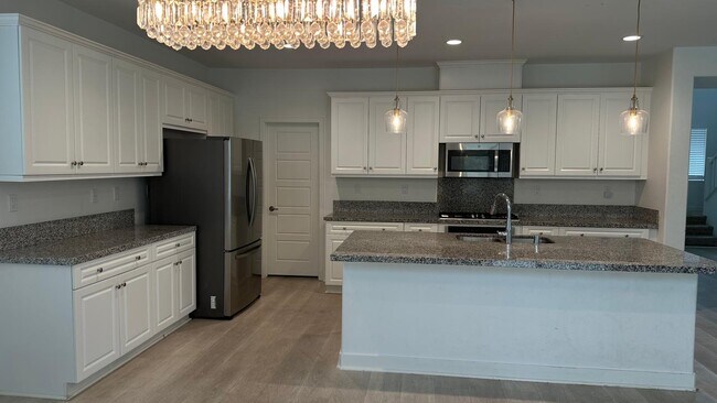 Building Photo - 24814 Woodley Cir