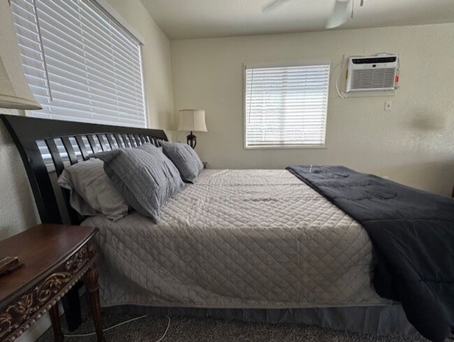 Building Photo - 4BR plus Bonus Room, 4 BA incls  Fully Furnished Casita, Garage, Colorado River!!