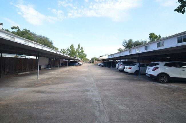 Building Photo - 8101 Amelia Rd