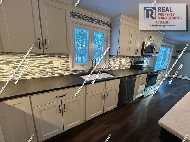 Building Photo - 44 Pinewood Rd