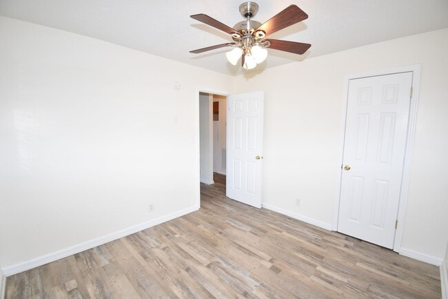 Building Photo - Rob Rd-142