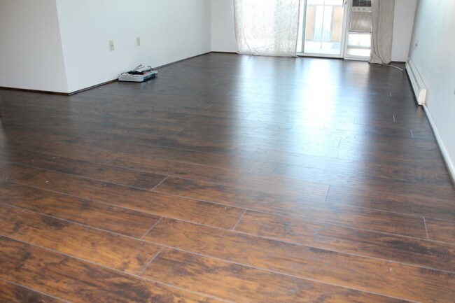 Building Photo - 200 Highland Ave