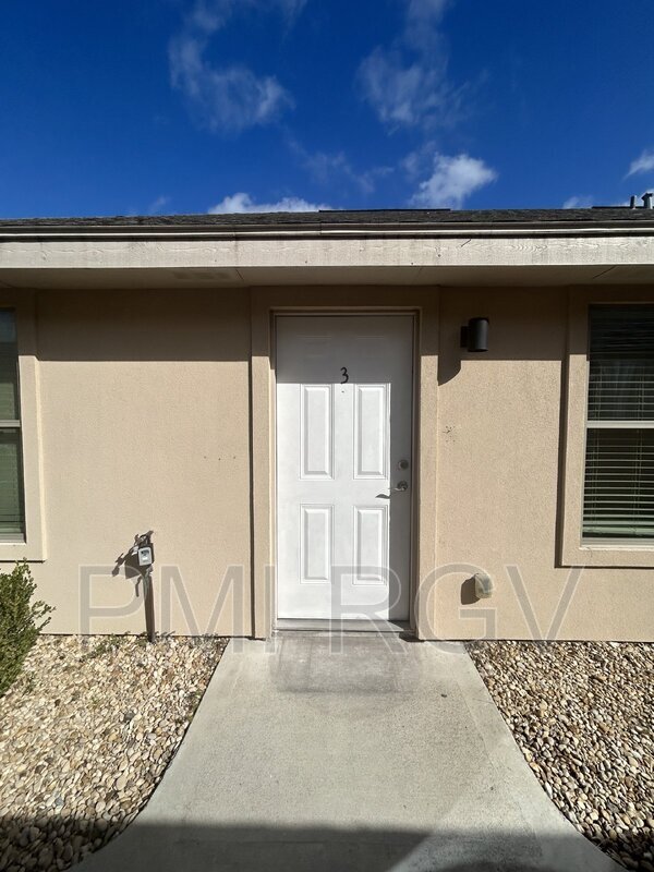 Building Photo - 1207 Upas Dr