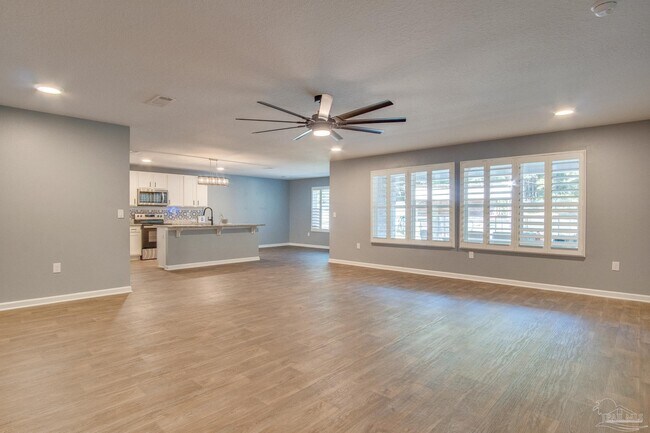 Building Photo - 4668 Red Oak Dr