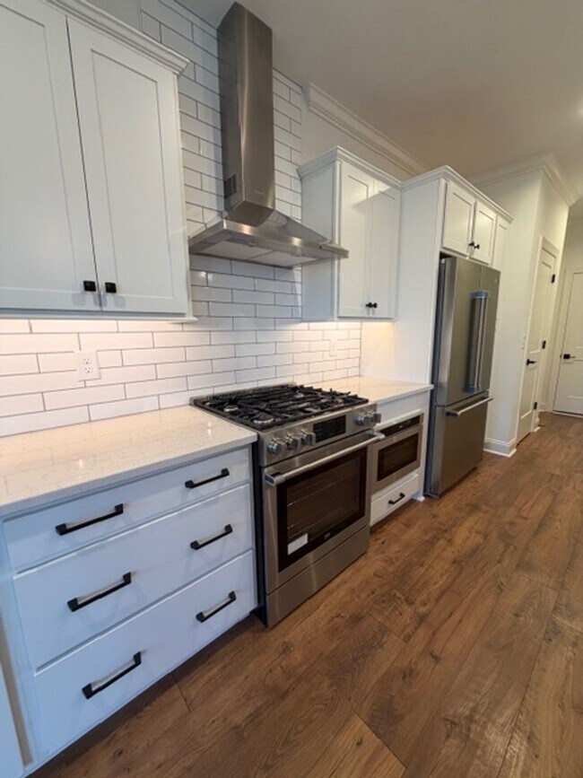 Building Photo - Maryville 37803 - 4 bedroom 3.5 bath - call Ed Johnson 865-924-5045