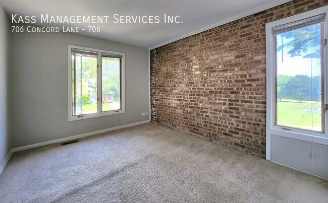 Building Photo - 706 Concord Ln