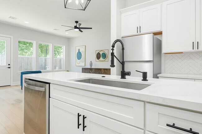 Building Photo - 2310 Campbell Rd