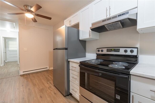 Building Photo - 344 Woodview Ave