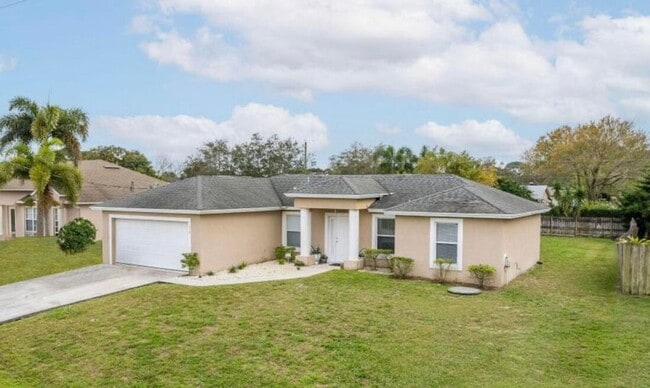 Building Photo - Annual Rental In Jensen Beach